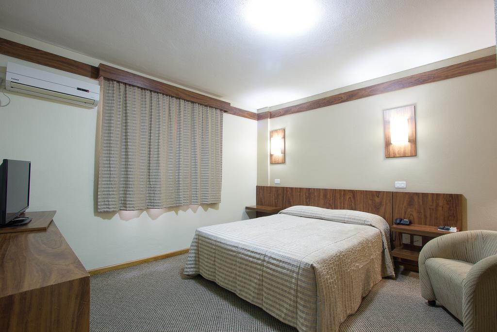 Hotel Le Canard Лажис Екстериор снимка