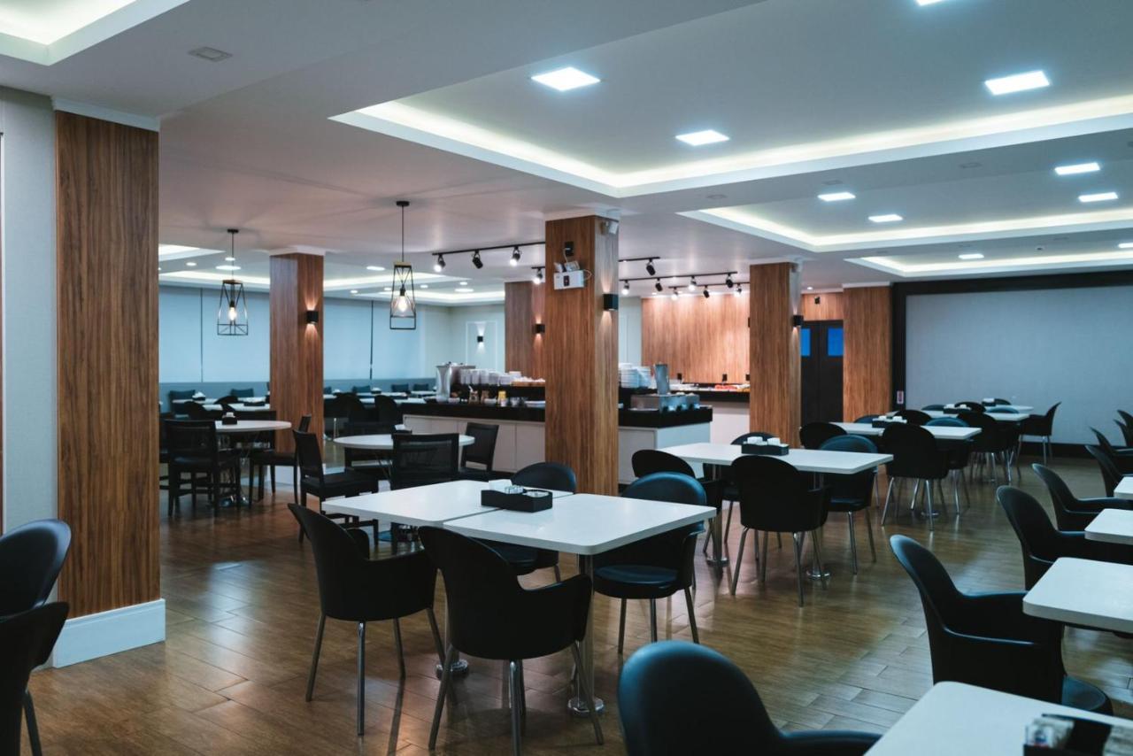 Hotel Le Canard Лажис Екстериор снимка