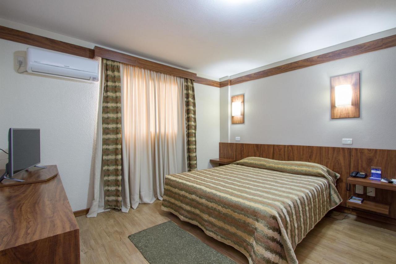 Hotel Le Canard Лажис Екстериор снимка