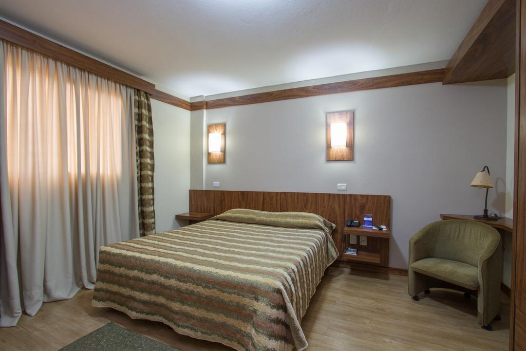 Hotel Le Canard Лажис Екстериор снимка